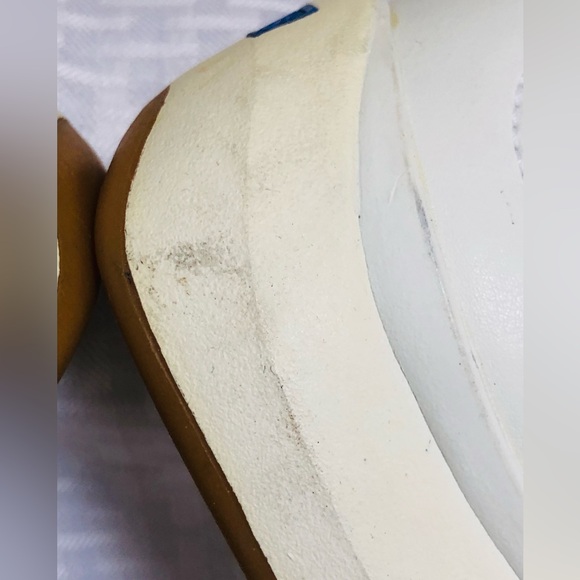 Keds with Pure Fit, Gently Used, Tread like new, a few blemishes on side - Picture 6 of 9